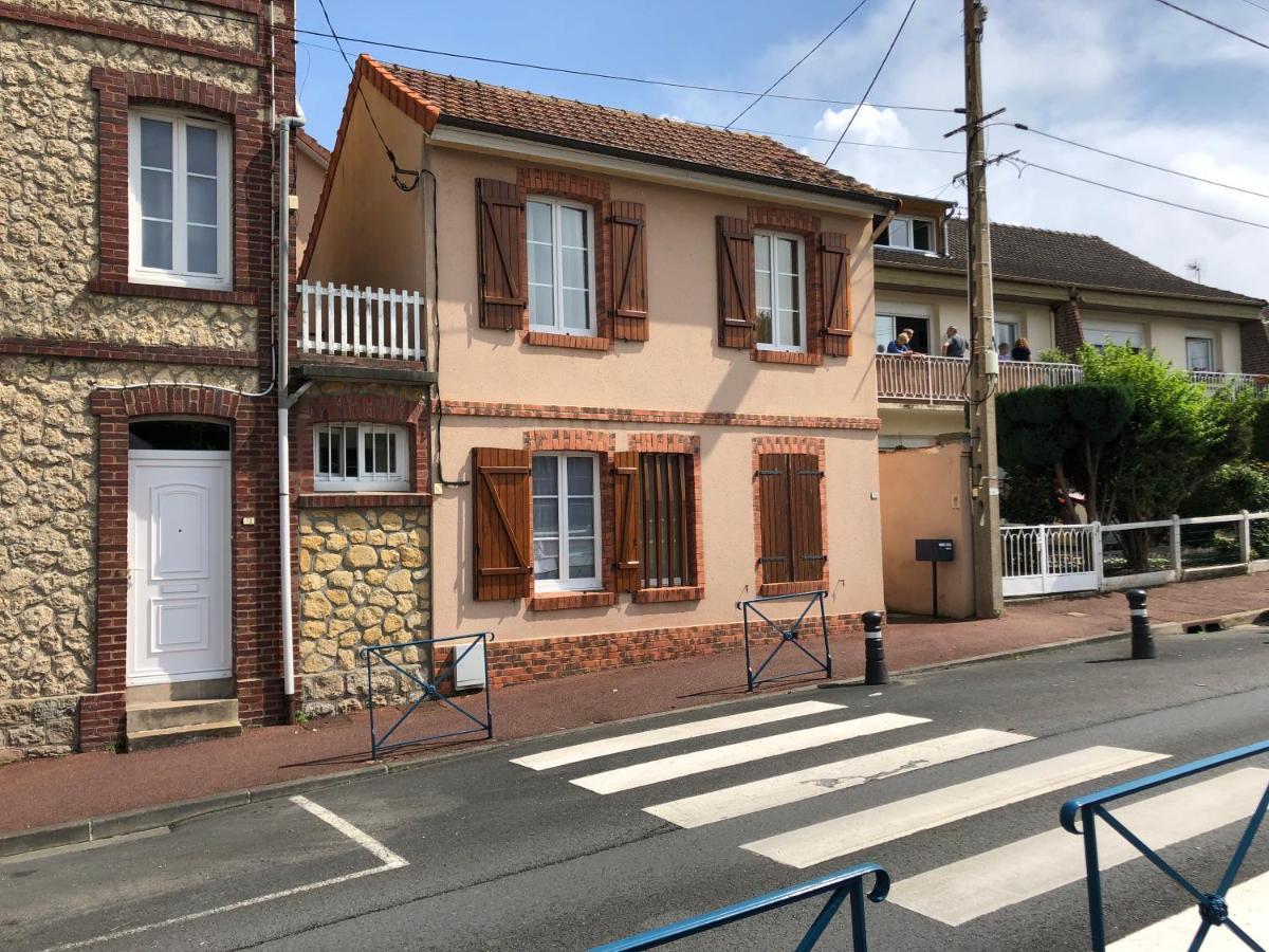 Vila Casa Parcului Villers-sur-Mer Exteriér fotografie
